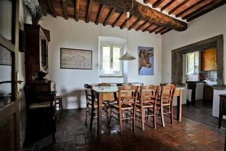 beautiful tuscan villa with pool, ideal for groups