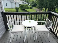 THE GOVERNOR’S RETREAT<br>Home Sweet Home Retreat Near Downtown Clarksville