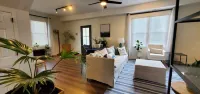 3-bedroom Modern home in welcoming Topeka with WiFi, AC