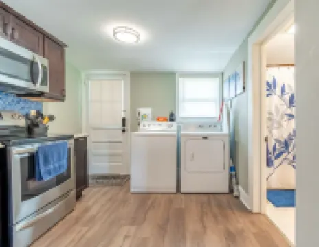 Remodeled 160‑ Victorian in Mooresville — Historic Charm, Modern Comfort