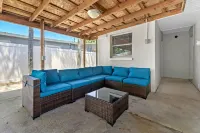 ⭑ Tampa Pool Family Home- Clean- Cozy-Great Location ⭑