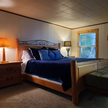 The Blue Rose Cottage - Amazing Views - Direct Beach Access - Pets Allowed