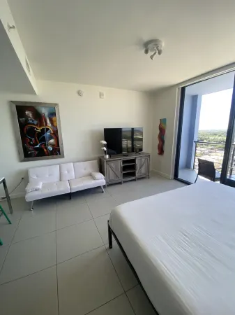 Studio Unit at Downtown Doral Отели рядом с достопримечательностью «Трамп Нешнел Дорал Майами»