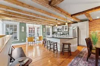 Downtown!  Views!  Dining!  King & Queen beds! Hotels in Hallowell