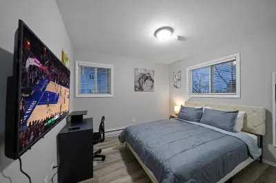 Modern 1BD Apartment Near Ferndale