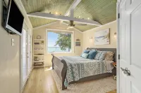 Lakefront Sunset Views