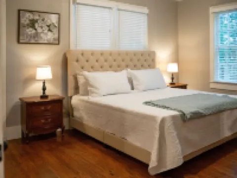 Large home in walking distance to everything downtown and False River Hotels in Pointe Coupee Parish