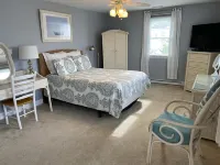 Single-family home in Avalon—walk to beach and town