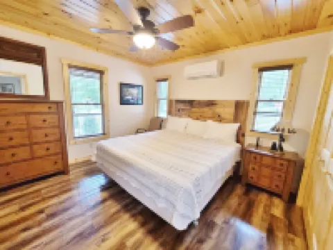 Amazing RIVERFRONT Cabin.