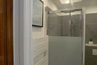 Studio 100 meters from the Croisette and beaches. Hotels in Pointe Croisette