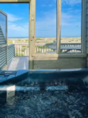 Dune Haus ~ Lovely Oceanfront Cottage Private Cape Hatteras Beach HotTub Lift