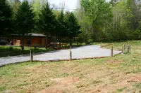 A cozy, romantic cabin perfect for couples.Pets are always welcome, owners too!