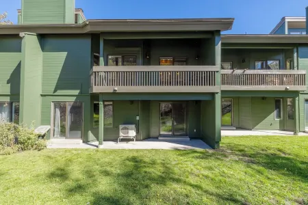 Cozy Lakeside Deer Valley 3+ bdrm/Sleeps 8