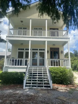 A Fishing and Swimming Paradise . Party Barges Available on Request Hotels in Pointe Coupee Parish