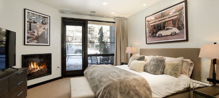 9 Million Luxury Residence at “Monarch on the Park”Downtown Aspen with Parking Hotel di Aspen