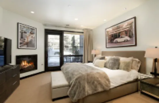 7 Million Luxury Residence at “Monarch on the Park”Downtown Aspen with Parking