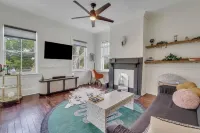 Tranquil Haven by Forsyth7 minutes walk to Forsyth Park w/ deck and pool!!