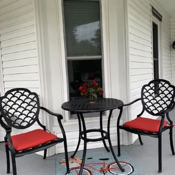 Charming Resort in the Heart of Bemus Village on CHQ Lake