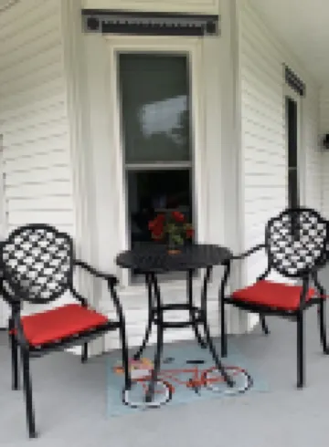 Charming Resort in the Heart of Bemus Village on CHQ Lake
