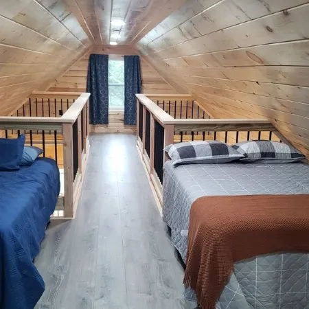 Bear Cabin: Charming 2-bedroom cabin with WiFi, AC in marvelous Sebec