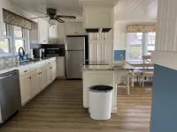 Peaceful Lakefront Cottage