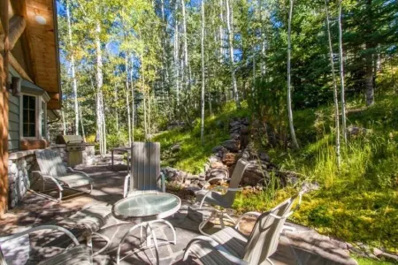 Tall Timbers Lodge - Mountain Chic!!! 7-10 Minute Walk to Ski