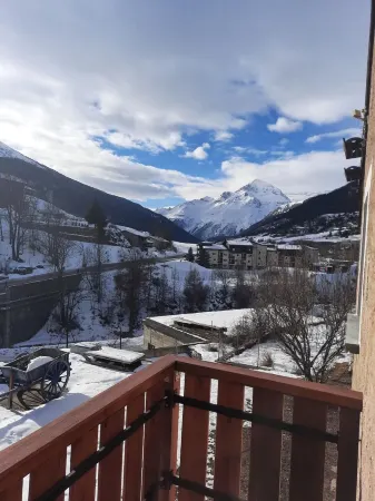 Appartement Chaleureux à Valcenis Lanslevillard à Proximité de Tous Commerces