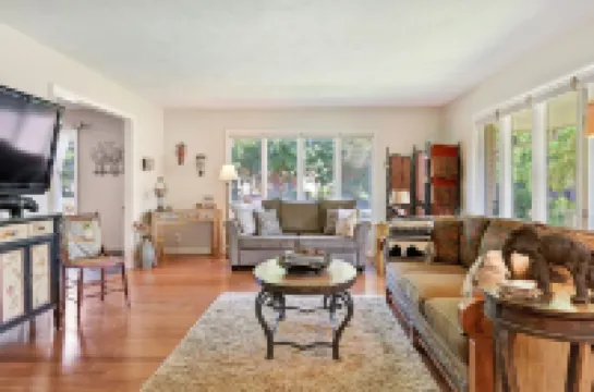 Beautifully updated. Convenient central Boise location