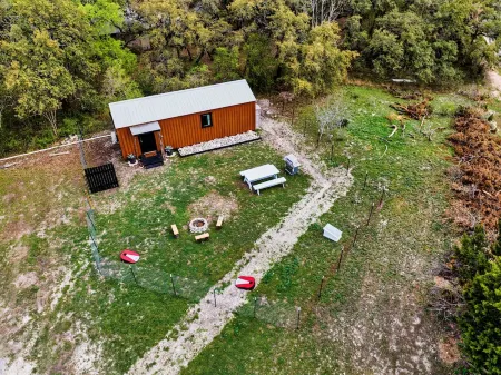 Tiny Cottage - Hill Country
