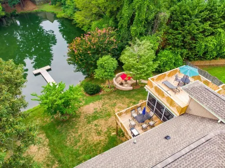 2 Bed/2 Bath with LR, DR, Kitchen, Laundry & Deck. Parties Are Not Allowed.