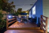 Palm Beach Charm - Hot Tub, Bikes & More! Completely Renovated!