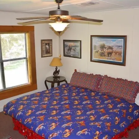 SPECTACULAR LODGE ON PRIVATE RANCH. PERFECT FOR SMALL AND LARGE GATHERINGS!