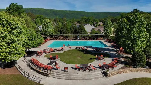 ARROWHEAD HIDEAWAY: Mountain Home - Hike, Golf, Kayak, & Near Baseball