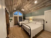 THE PENTHOUSE at Cranmore Mt. Resort, N. Conway, 4-season pool, near Story Land!