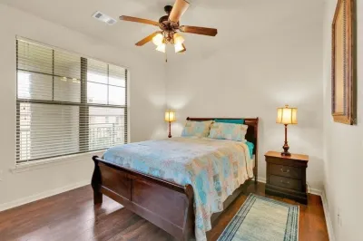 Condo private balcony overlooking the pool close to Disney!