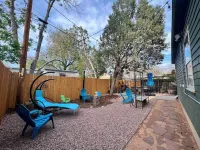 Downtown Vintage Studio W Backyard & Grill••WALK to Downtown, CC, Parks & Venues - Apartments