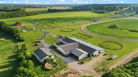 Luxurious Horse Farm Retreat - 3BR/3.5BA Oasis