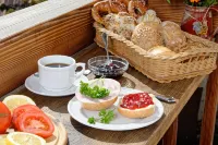 Apartment with a lovely farmhouse parlor Hotels in Eggstatt