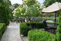Upscale Rustic Garden House 쉰다진 홀로 주립산림공원 주변 호텔