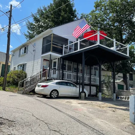 Weirs Beach - PRIME LOCATION!!!