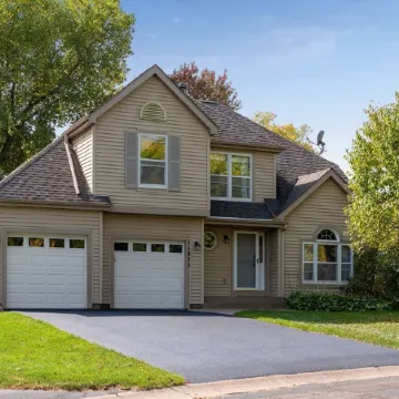 Stunning 5 BR, 2 King Bed, 2 Garage, 4 BTH Family Friendly Home with Hot Tub