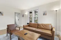 Modern 4 BR/2 Bath House near University of Rochester