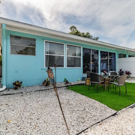 2 Bedroom Waterfront Apt In Ozona/Palm Harbor Beachcomber