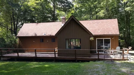 Seven Springs Cabin - Bear Claw Chalet - Authentic, Pet Friendly Log Cabin