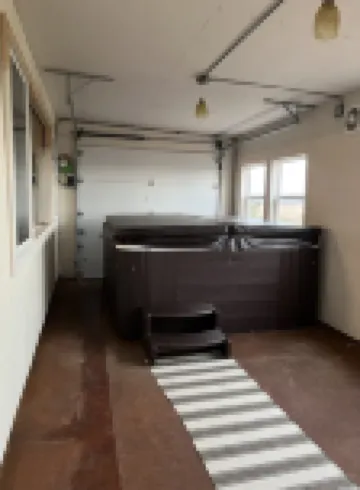 Cozy 3 story Log Cabin with space for the entire family and an amazing view