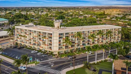 Island Surf with Ocean View - Across from popular Surf spot, Beach, and Shops