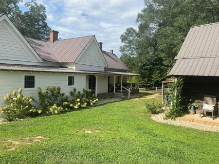 1800s Charm with Modern Perks