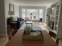 Charming garden cottage downtown Ellison Bay walking distance to lake and shops Hotels in Liberty Grove