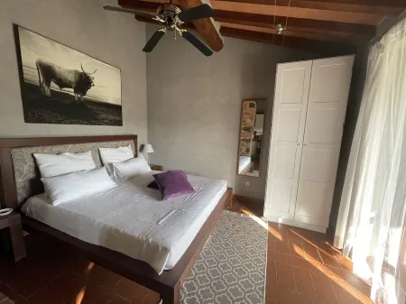 Romantic HideAway in an Old Olive Grove - EcoTourism - Huge Pool