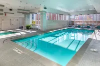 Hilton Garden Inn Calgary Downtown - Pools